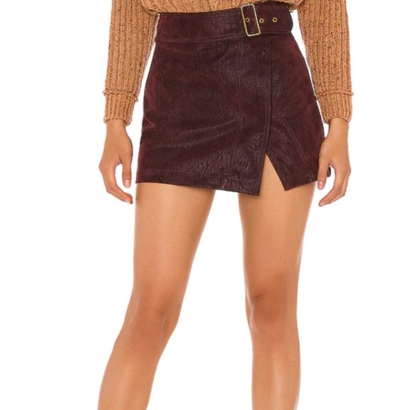 Free people | New faux suede dark red wrap skirt size 8 - Picture 2 of 4
